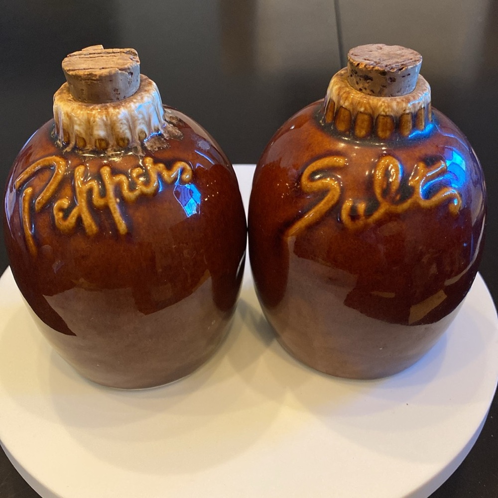 Vintage 60’s Hull Drip Glaze Pottery Salt And Pepper Shakers MADE in USA